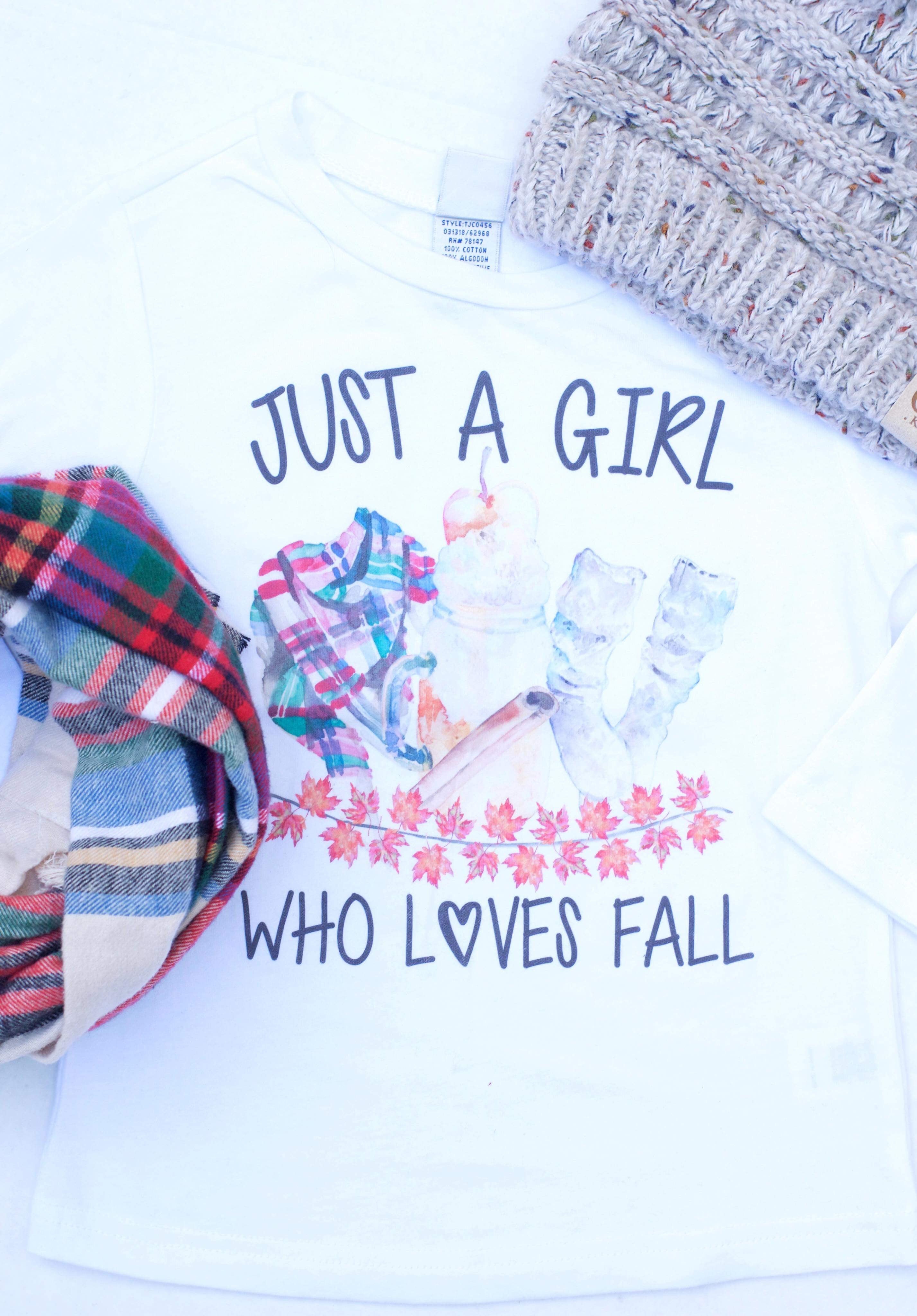 Just a girl who loves Fall - Printed Tee